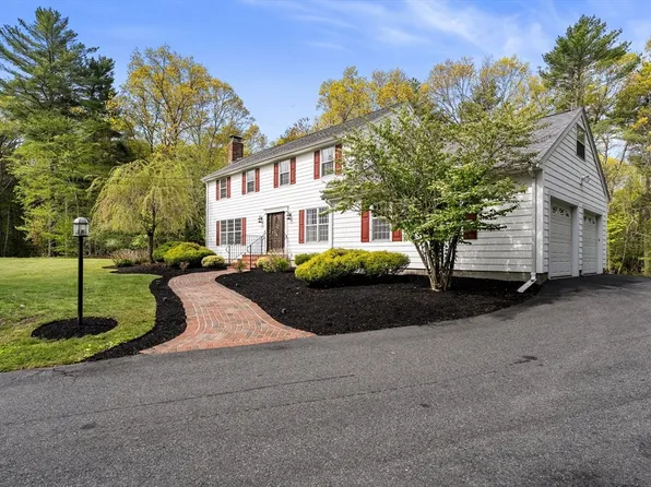 150 Sherwood Ln, Raynham, MA 02767
