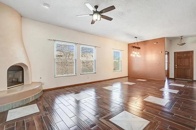 209 Manhattan Pl NW — Photo 6