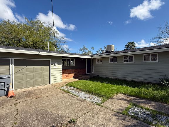 3rd image of 1400 Riviera Dr