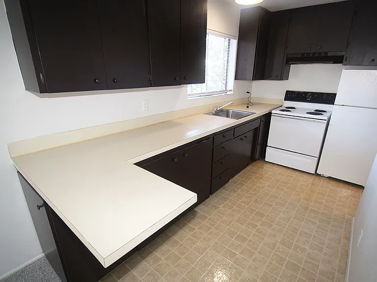 5112 Ravenna Apartments - Ravenna — Photo 5