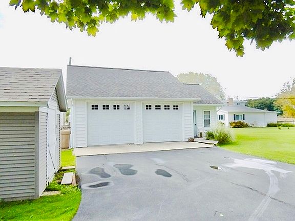 2nd image of 580 Swains Lake Dr