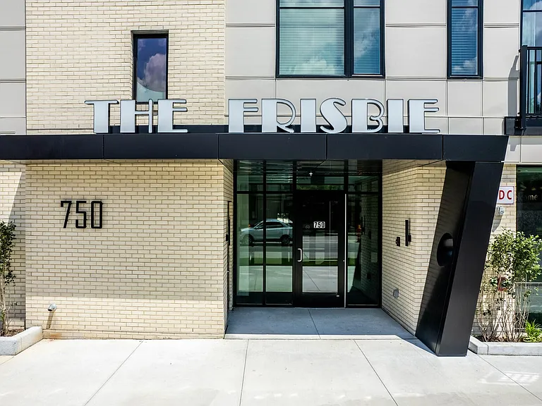 The Frisbie — Photo 55