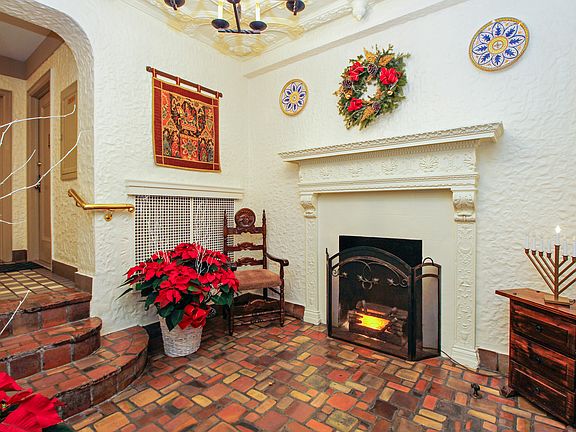 3rd image of 17 N Chatsworth Ave APT 3I