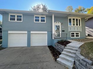 12841 Valley St, Omaha, NE 68144