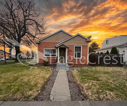 303 E Sumach St Photo 1