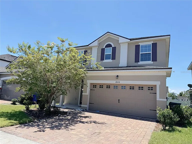2428 Chateau Loop — Photo 2