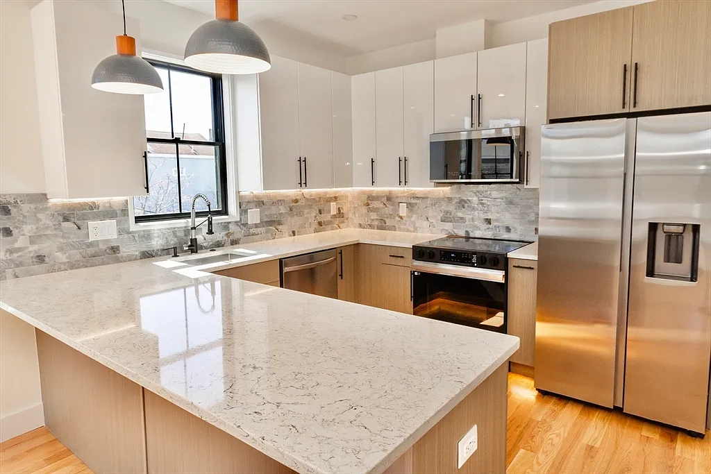 2 bed, 2.0 bath, 1000 sqft, $3,800 — Photo 4