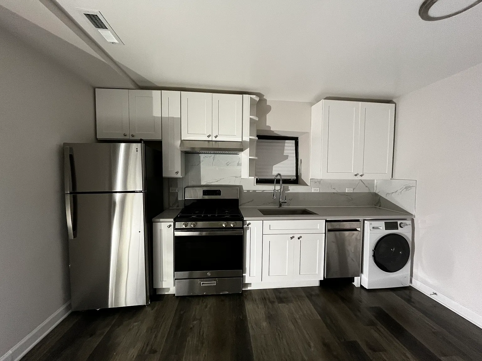 2 bed, $1,550 — Photo 3