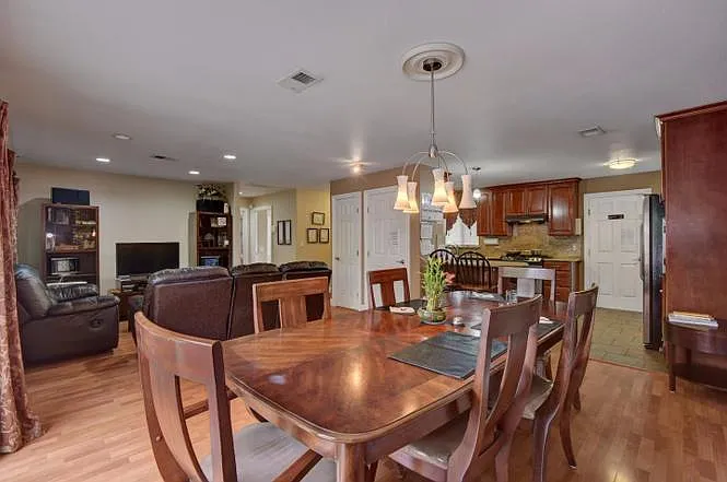 1103 W Latimer Ave #1 — Photo 6