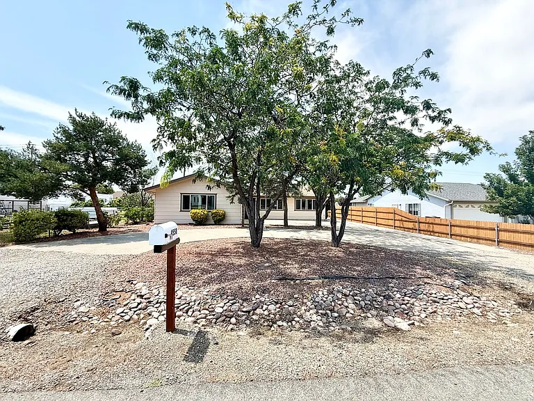 4558 N Miner Rd — Photo 1