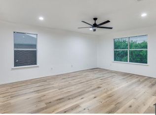925 Blue Sky Dr, Arlington, TX 76002