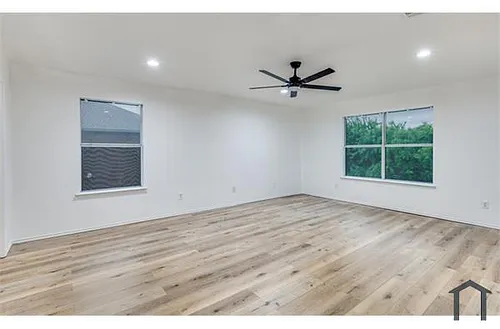925 Blue Sky Dr Photo 1