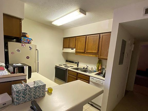 3rd image of 1001 12th St APT 6