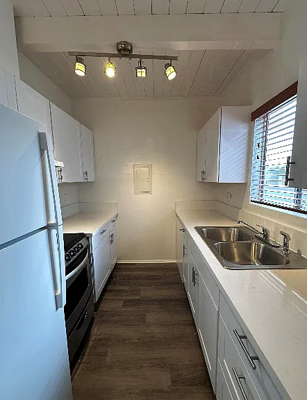 309 W Canon Perdido St #M — Photo 4