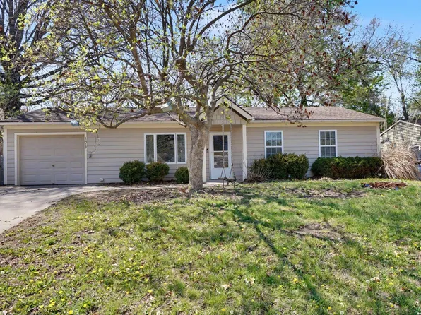 1813 Miller Dr, Lawrence, KS 66044