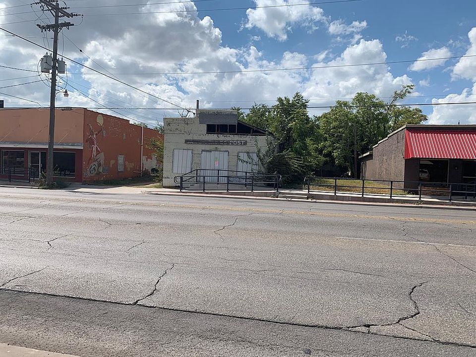 1st image of 811 N Chadbourne St
