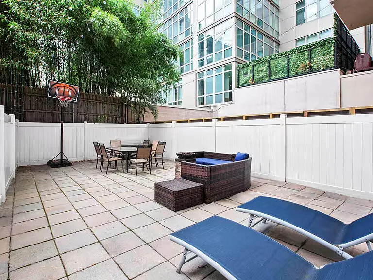 306 E 52nd St #1 — Photo 9