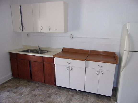 3rd image of 8726 Old County Dr APT 5