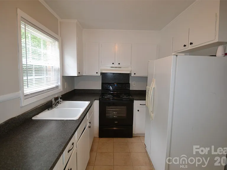 106 Durham Rd — Photo 7