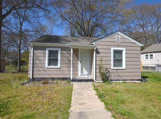 411 S Maple St, Dallas, NC 28034