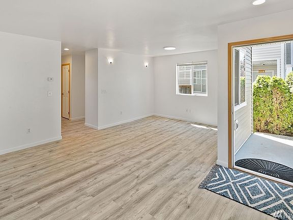 4th image of 11522 62nd Ave S