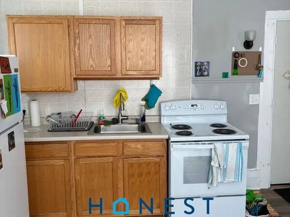 9 Maple St #1, Auburn, ME 04210