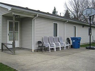 3rd image of 4613-15 Michigan Blvd