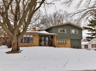 2182 NW 80th Ct, Clive, IA 50325