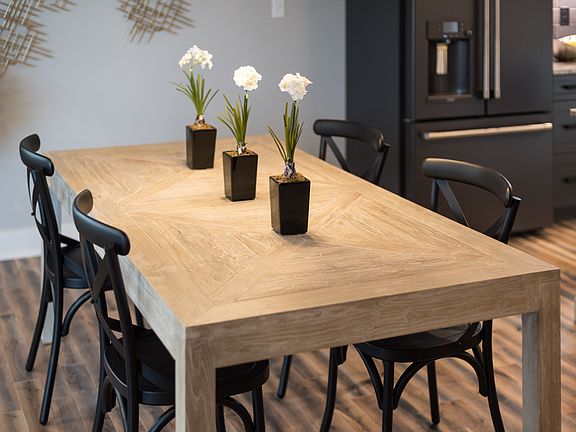 The Morgan II - Dinette
