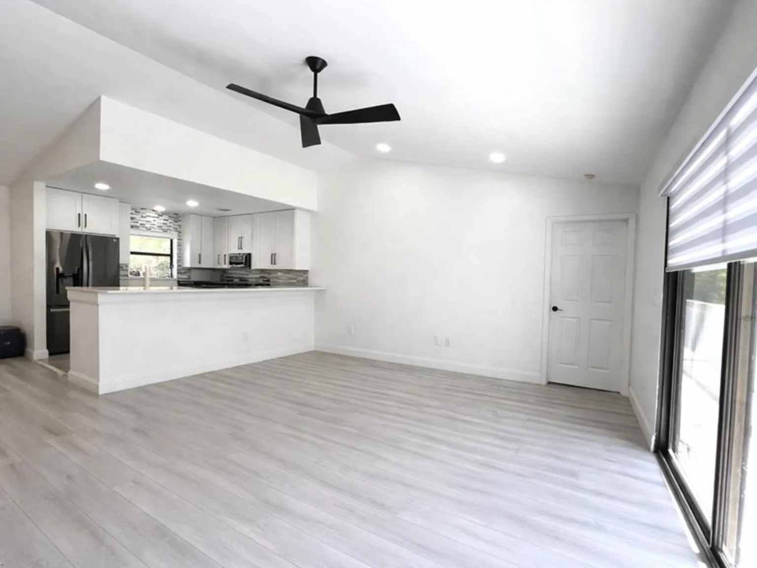 3 bed, 1824 sqft, $3,000 — Photo 2