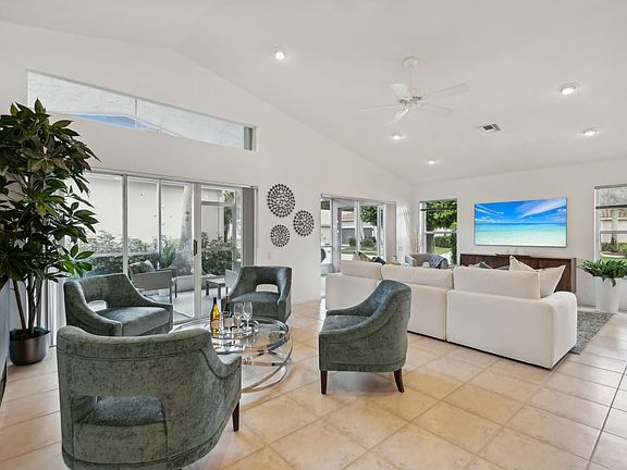 4th image of 11594 Claria Drive