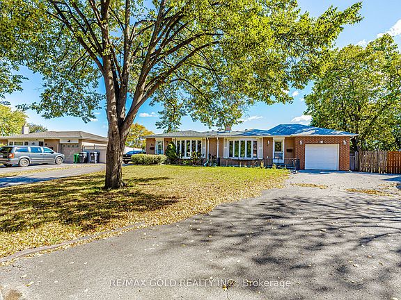 2nd image of 23 Brookdale Cres
