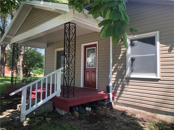 306 N Main St, Clarksdale, MO 64430