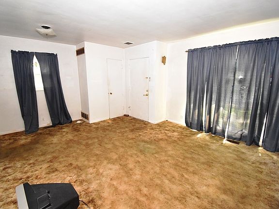 3rd image of 256 W Avery St