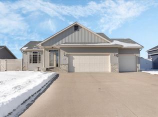 1721 Prairie View Ln NE, Sauk Rapids, MN 56379
