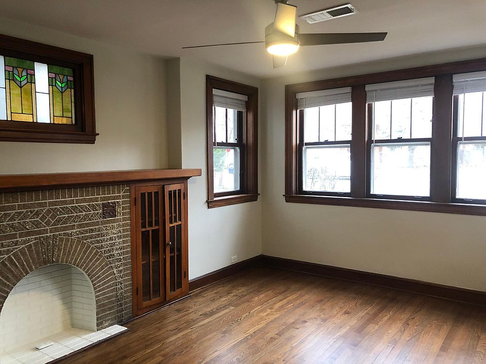 1st image of 3452 N Avers Ave #1F