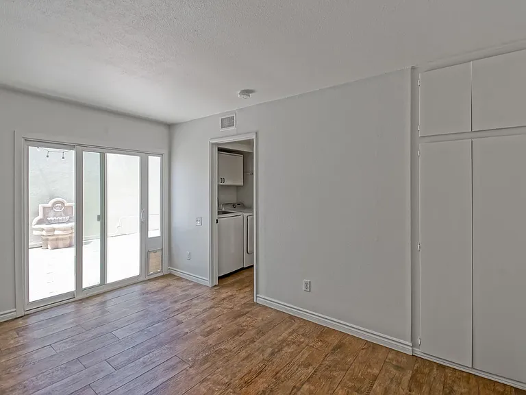 7148 Island Village Dr — Photo 19