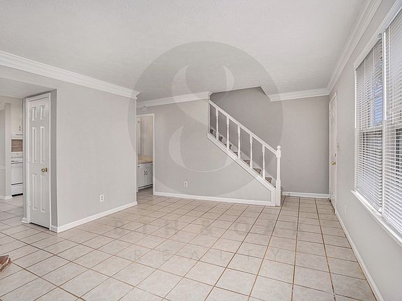 5th image of 3102 Robie Ln