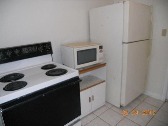 4th image of 21334 Coulton Ave