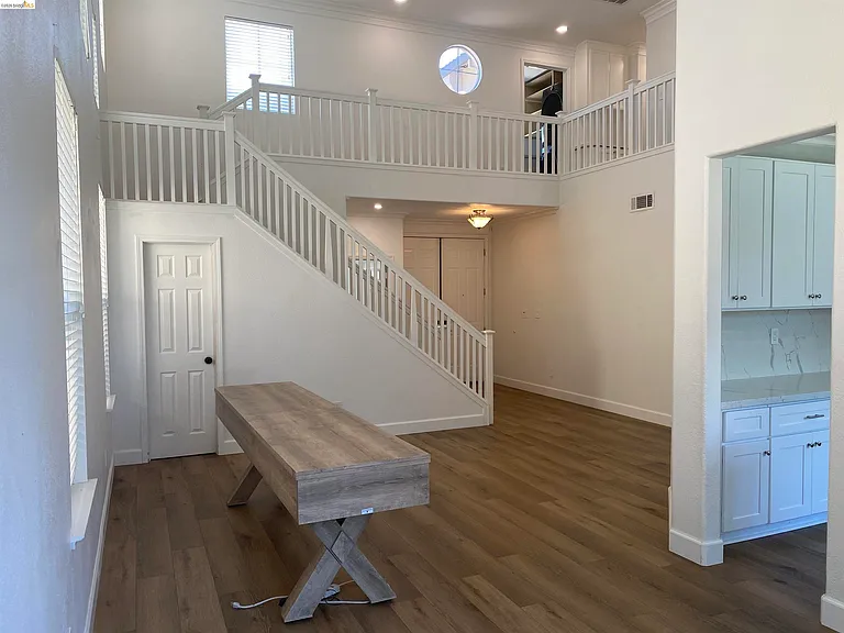 1417 Solana Dr — Photo 2