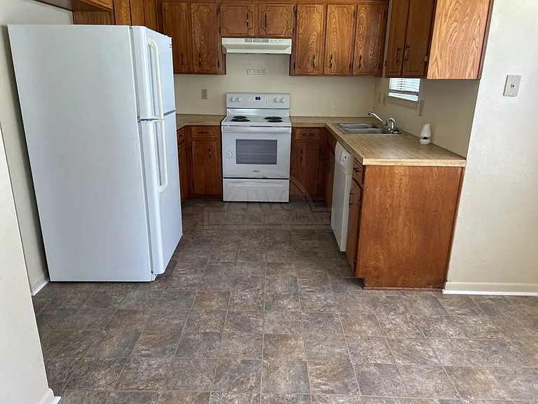 3319 Westrim Dr — Photo 9