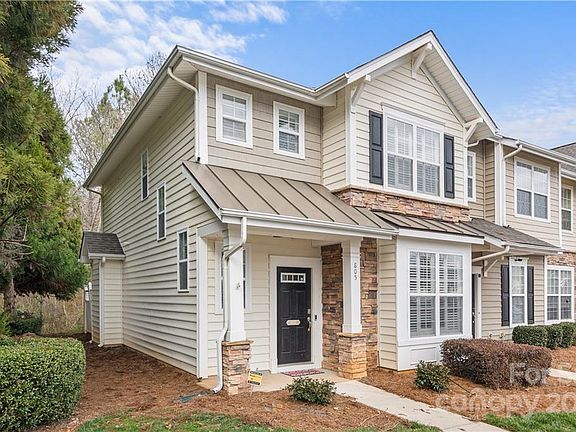 2nd image of 805 Lacebark Dr #201