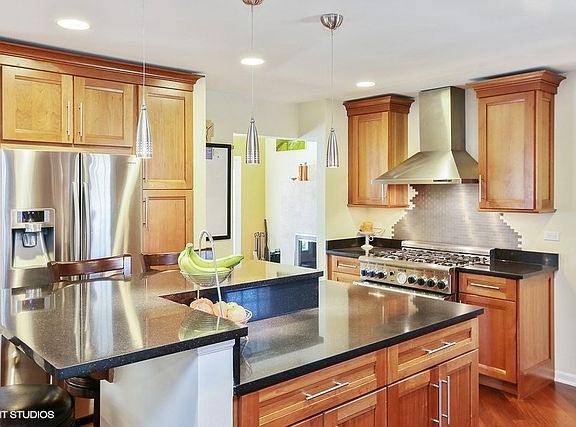 4th image of 73 E Woodridge Dr
