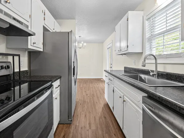 2815 Teakwood Dr, Clarksville, TN 37040