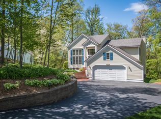 2405 Carrington Rd NE, Grand Rapids, MI 49525