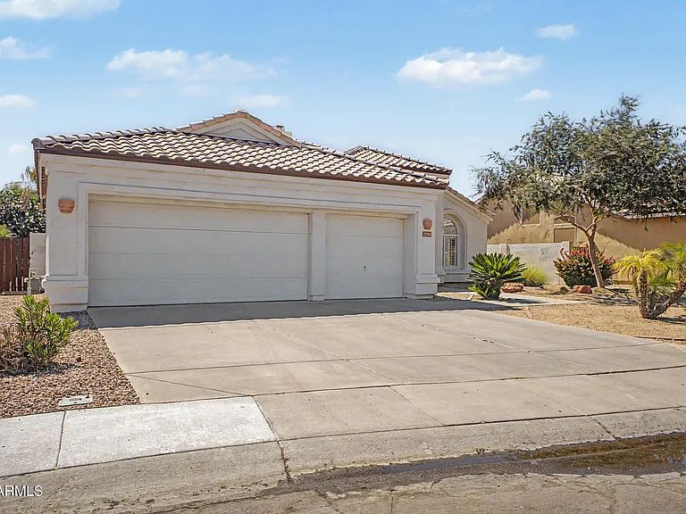 22516 N 68th Dr — Photo 3