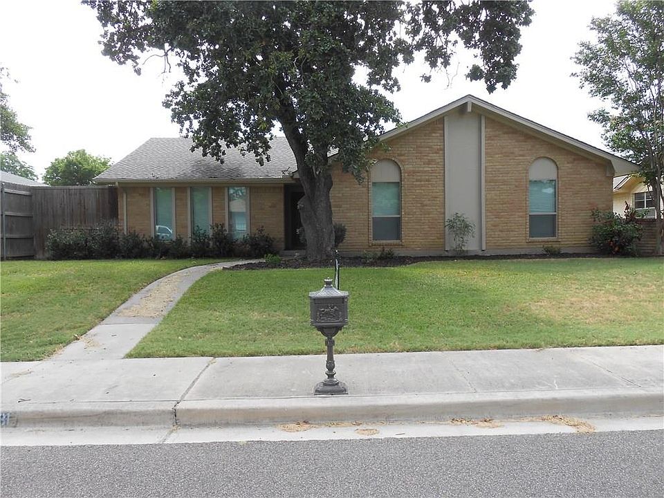 1st image of 31 Lakewood Dr