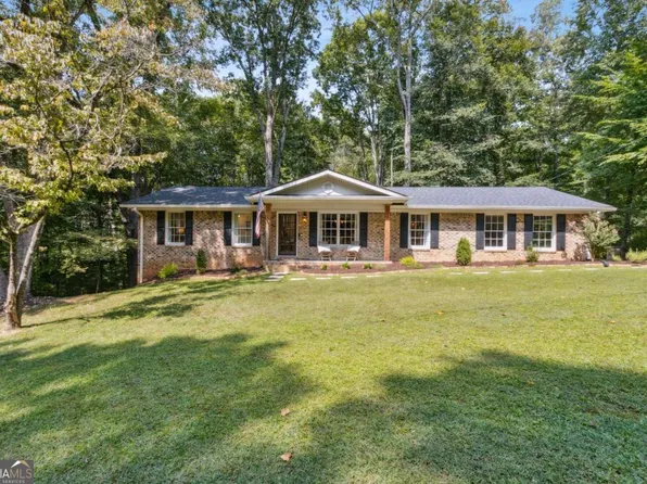 4174 Walnut Cir, Flowery Branch, GA 30542