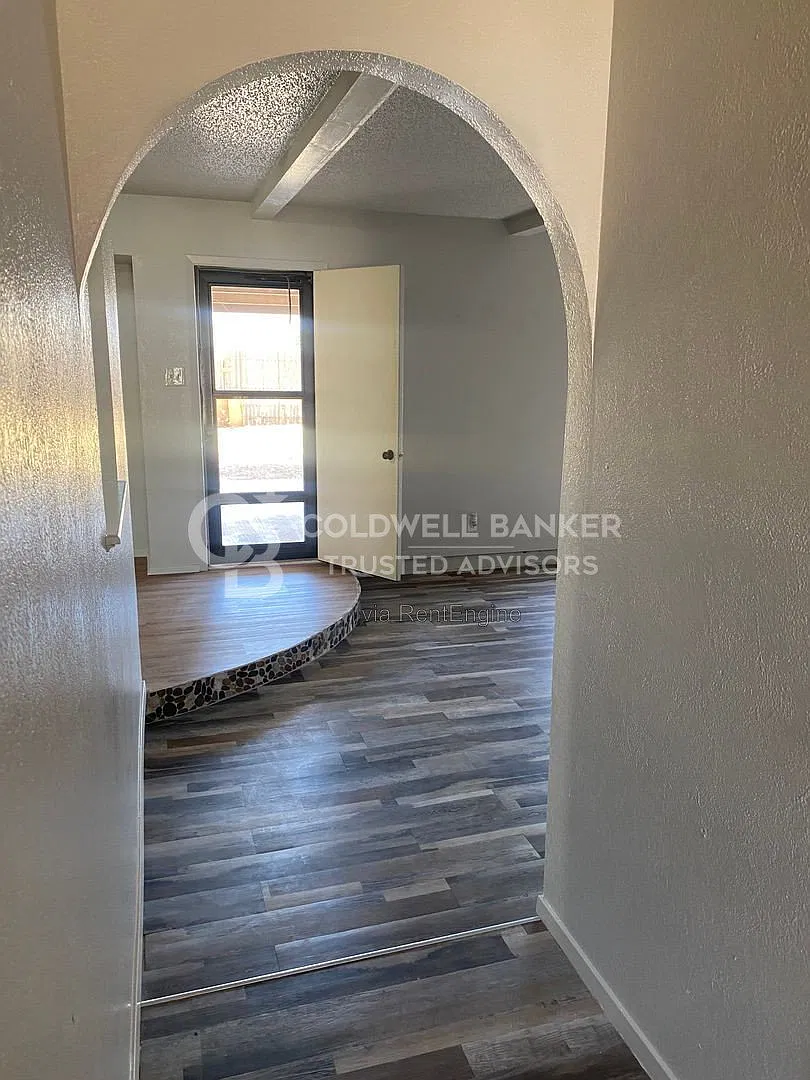 3 bed, 2.0 bath, 1309 sqft, $1,275 — Photo 4