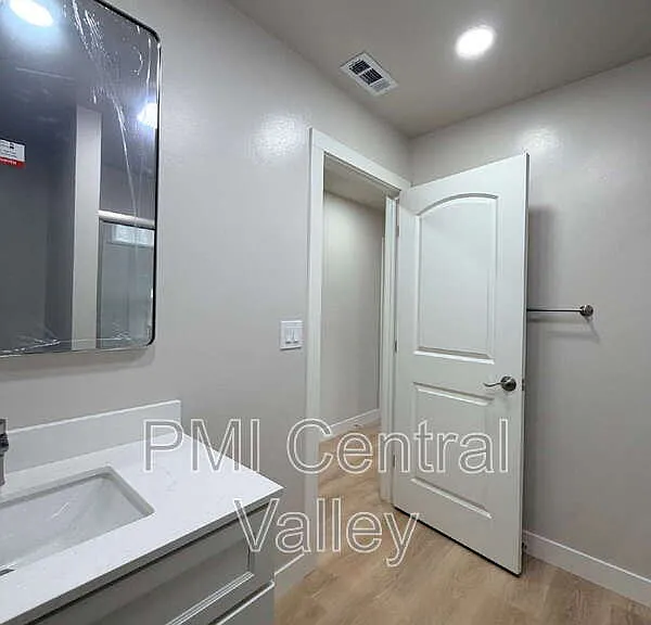 1710 Waverly Dr — Photo 34